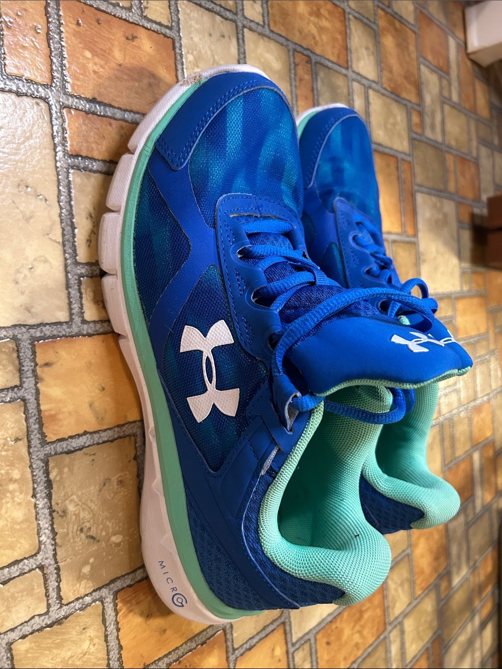 Under Armour women’s  Blue and Mint Lightweight Sneakers